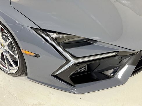 Used 2025 Lamborghini Revuelto AWD/4WD image 34