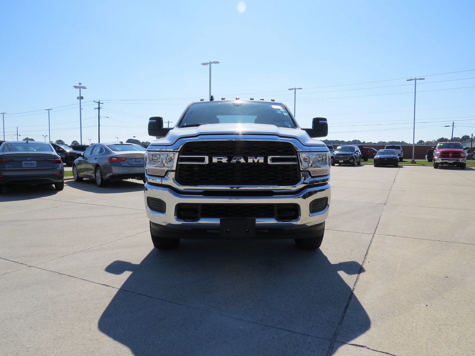 Used 2024 RAM 2500 Tradesman w/ Chrome Appearance Group AWD/4WD image 9