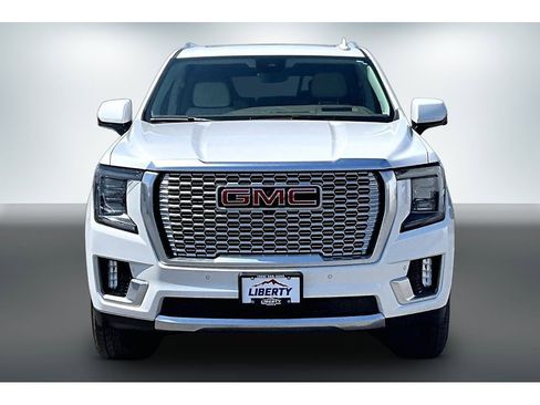Used 2023 GMC Yukon XL Denali w/ Denali Reserve Package AWD/4WD image 2
