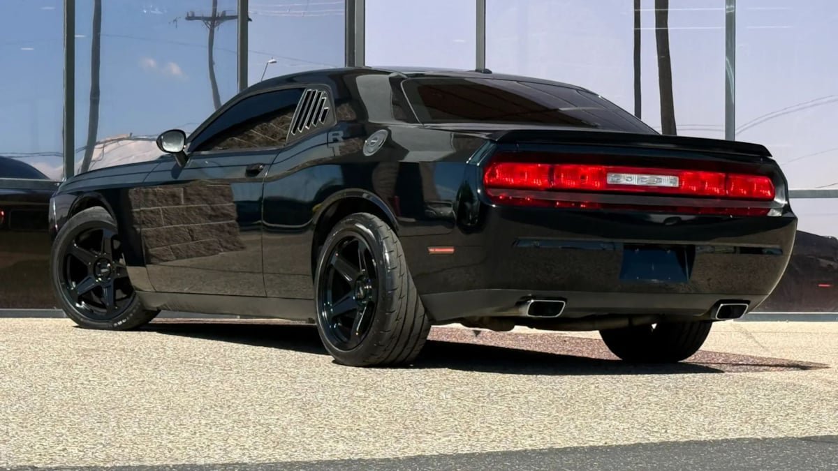 Used 2013 Dodge Challenger R/T RWD image 7