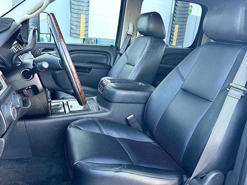 Used 2013 GMC Sierra 3500 Denali AWD/4WD image 12
