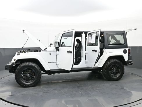 Used 2017 Jeep Wrangler Unlimited Sahara image 49