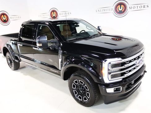 Used 2023 Ford F250 Platinum w/ FX4 Off-Road Package AWD/4WD image 13