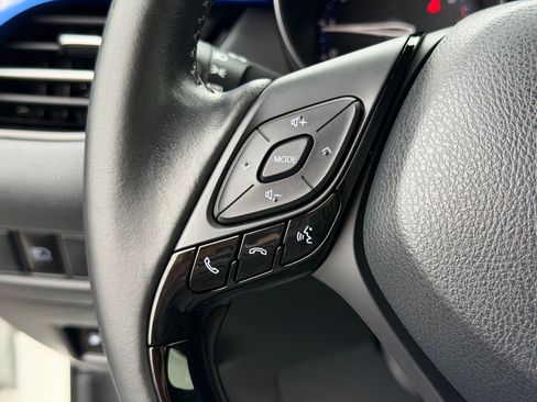 Used 2021 Toyota C-HR XLE image 15