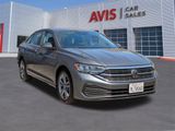 Used 2024 Volkswagen Jetta SE image 3