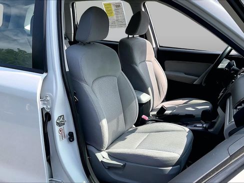 Used 2014 Subaru Forester 2.5i AWD/4WD image 9