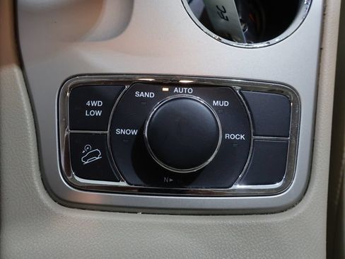Used 2014 Jeep Grand Cherokee Limited w/ Trailer Tow Group IV AWD/4WD image 39