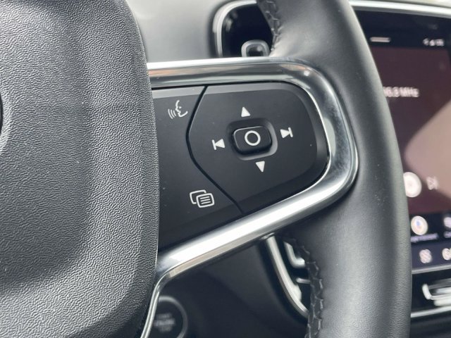 Certified 2023 Volvo XC40 B5 Plus w/ Protection Package Premier AWD/4WD image 23