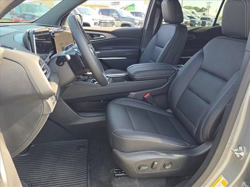New 2026 Chevrolet Traverse LT w/ Midnight/Sport Edition FWD image 18