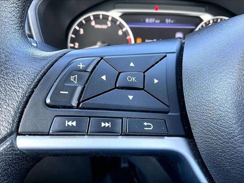 Used 2025 Nissan Altima 2.5 SV FWD image 15