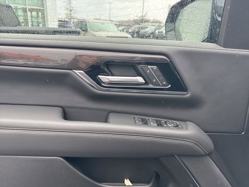 New 2026 GMC Yukon XL Elevation w/ LPO, Elevation Black Package image 13