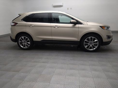 Used 2018 Ford Edge Titanium FWD image 11