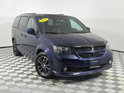 Used 2017 Dodge Grand Caravan GT FWD image 2