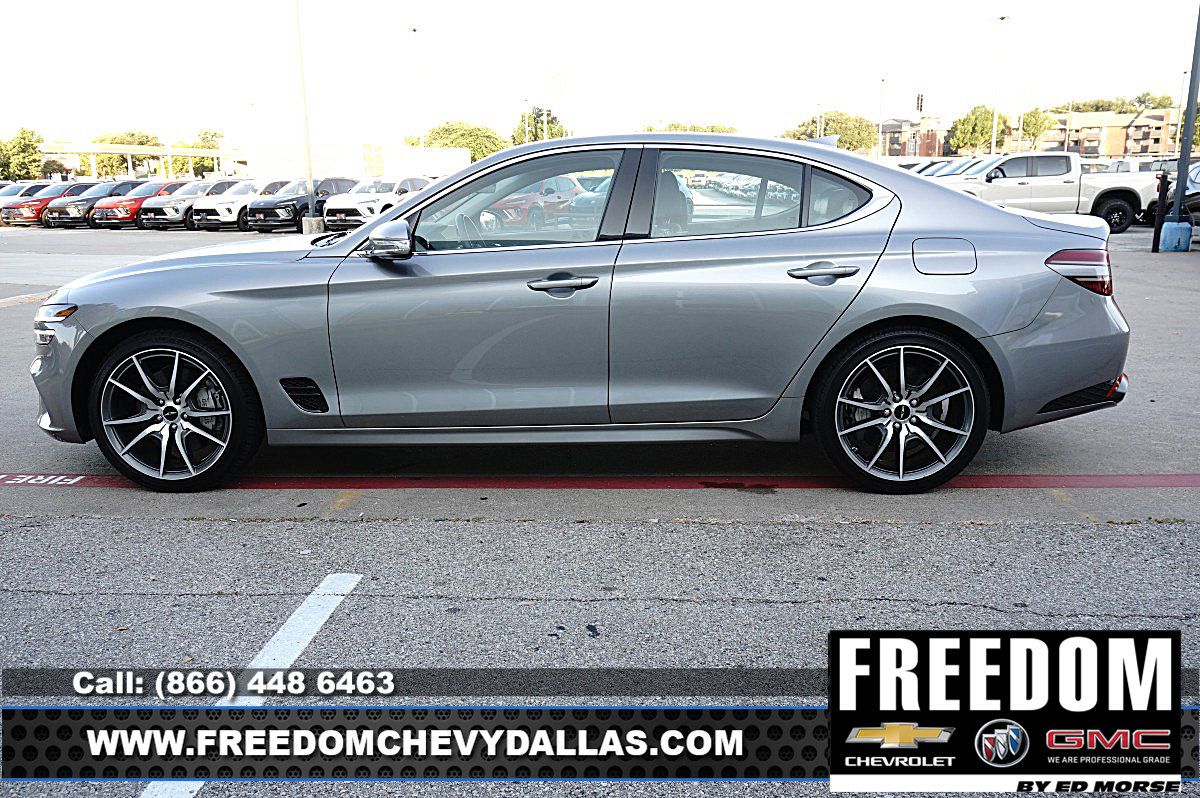 Used 2025 Genesis G70 2.5T RWD image 4