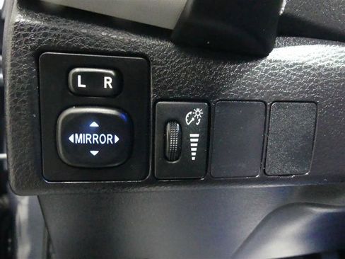 Used 2019 Toyota Corolla LE image 36