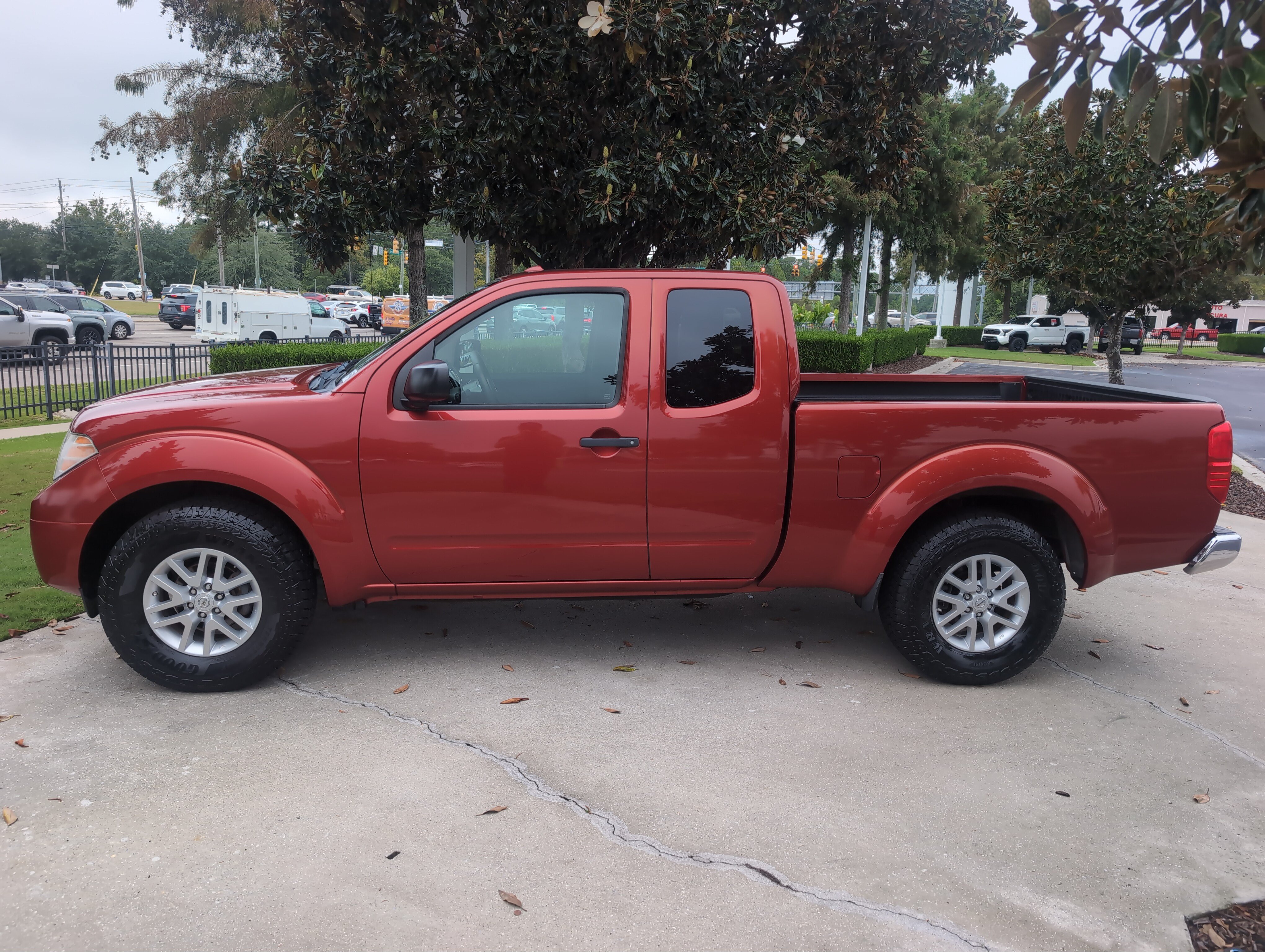 Used 2017 Nissan Frontier SV RWD image 7