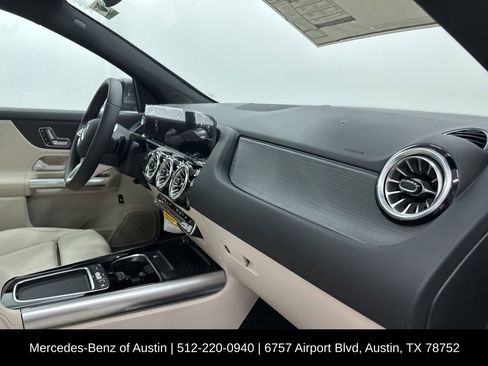 Certified 2025 Mercedes-Benz GLA 250 GLA 250 image 24