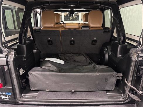 Used 2021 Jeep Wrangler Unlimited Sahara w/ Cold Weather Group image 14