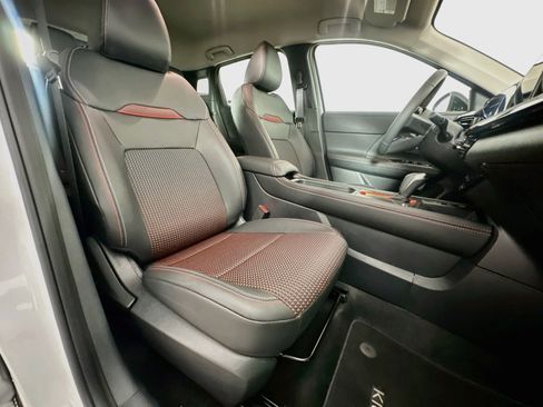 Used 2026 Nissan Kicks SR w/ Illumination Package FWD image 29