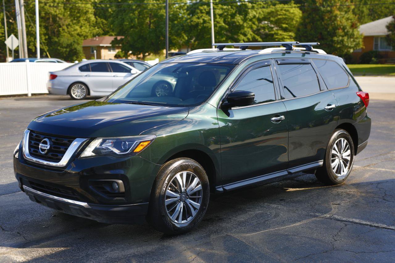 Used 2020 Nissan Pathfinder SV FWD image 3