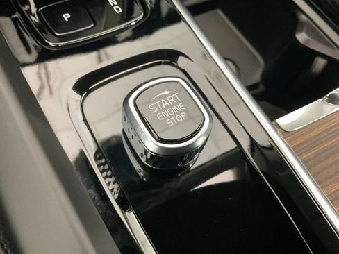 Used 2023 Volvo XC60 B5 Plus w/ Climate Package image 17