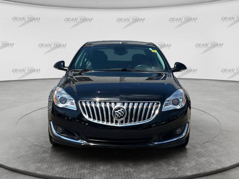 Used 2017 Buick Regal Sport Touring FWD image 2