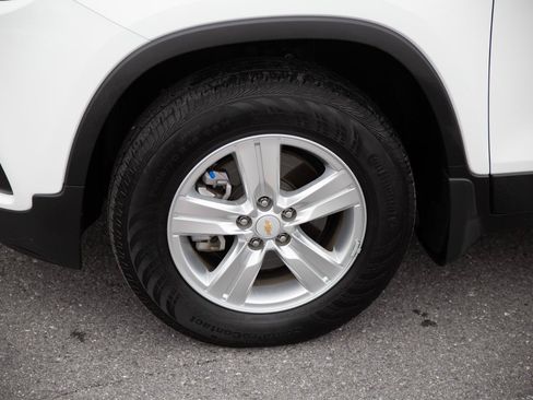 Used 2019 Chevrolet Trax LT w/ LT Convenience Package AWD/4WD image 9