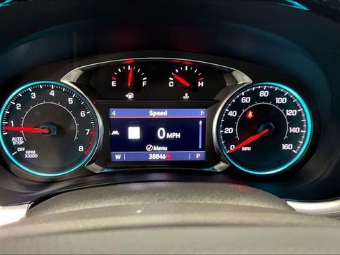 Used 2023 Chevrolet Traverse RS FWD image 13
