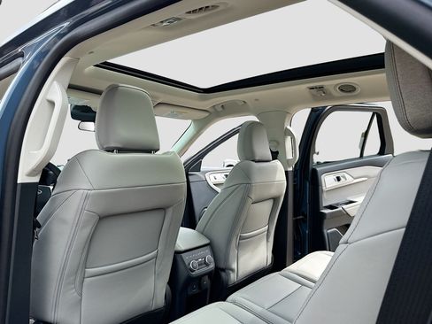 New 2026 Ford Explorer Active w/ Active Comfort Package AWD/4WD image 6