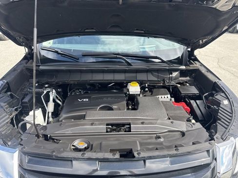 Used 2023 Nissan Pathfinder Platinum w/ Cargo Package image 37