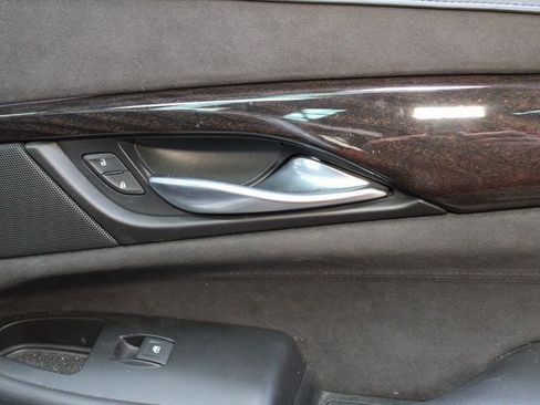 Used 2016 Cadillac Escalade Platinum image 9