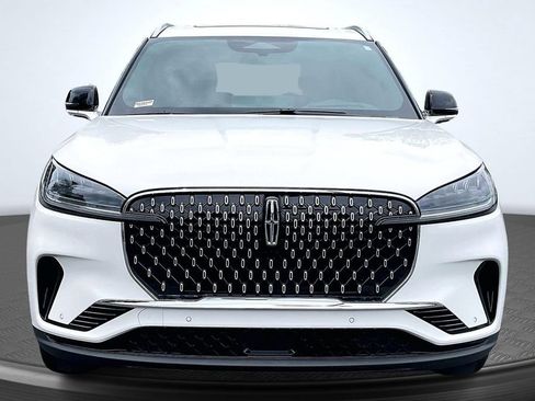 Used 2026 Lincoln Aviator Reserve w/ Luxury Package RWD image 2