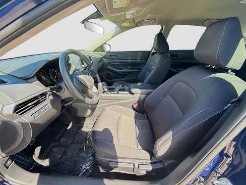 Used 2024 Nissan Altima 2.5 S FWD image 18