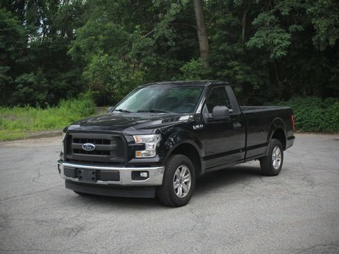 Used 2017 Ford F150 XL w/ Equipment Group 101A Mid RWD image 3