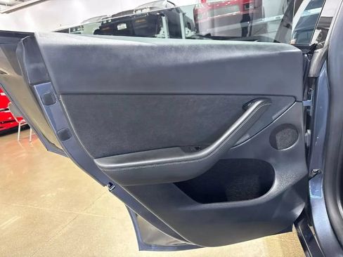 Used 2023 Tesla Model Y Long Range AWD/4WD image 17
