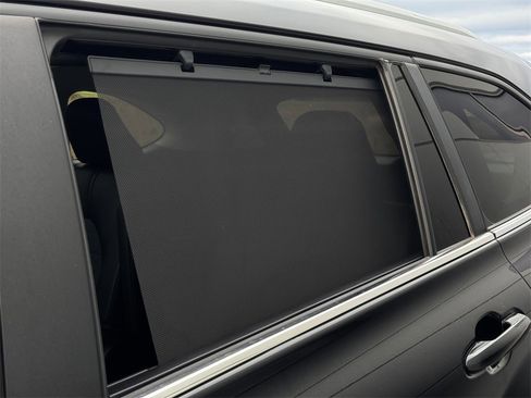 Used 2023 Toyota Highlander XLE image 31