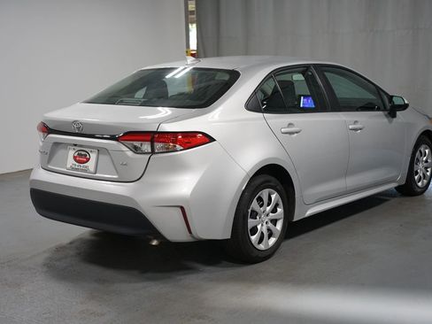 Used 2024 Toyota Corolla LE FWD image 8