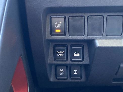 Used 2023 Nissan Frontier PRO-4X w/ Technology Package AWD/4WD image 31