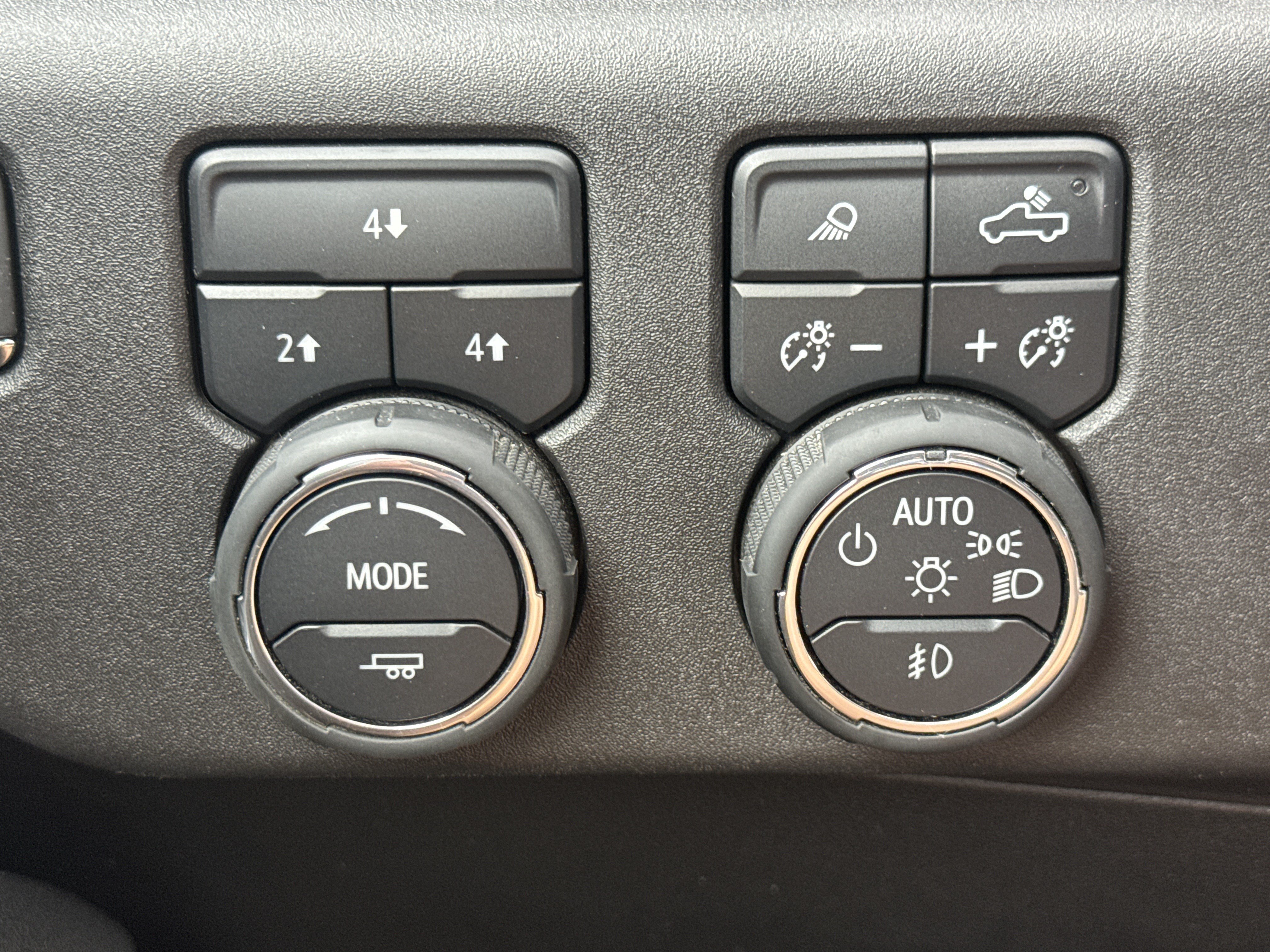 Used 2025 Chevrolet Silverado 2500 LT w/ Safety Package AWD/4WD image 15