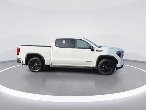 Used 2025 GMC Sierra 1500 Elevation w/ Elevation Premium Package image 9