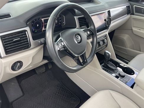 Used 2020 Volkswagen Atlas SEL image 17