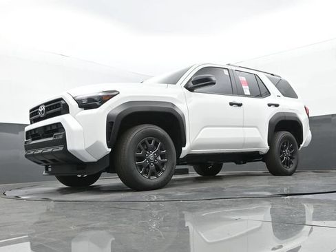 New 2026 Toyota 4Runner SR5 AWD/4WD image 25