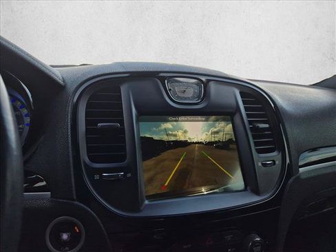 Used 2019 Chrysler 300 S RWD image 10