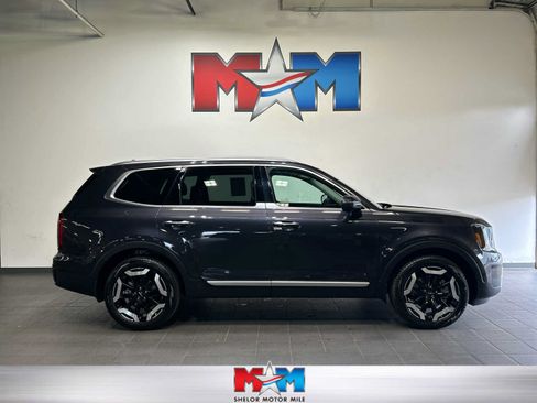Used 2025 Kia Telluride S AWD/4WD image 1