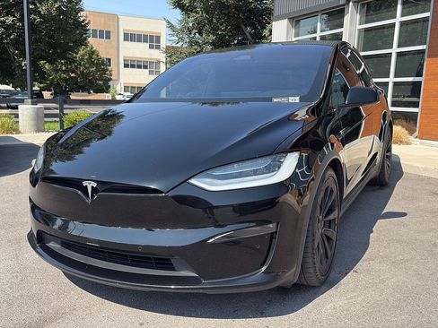 Used 2022 Tesla Model X Plaid AWD/4WD image 4