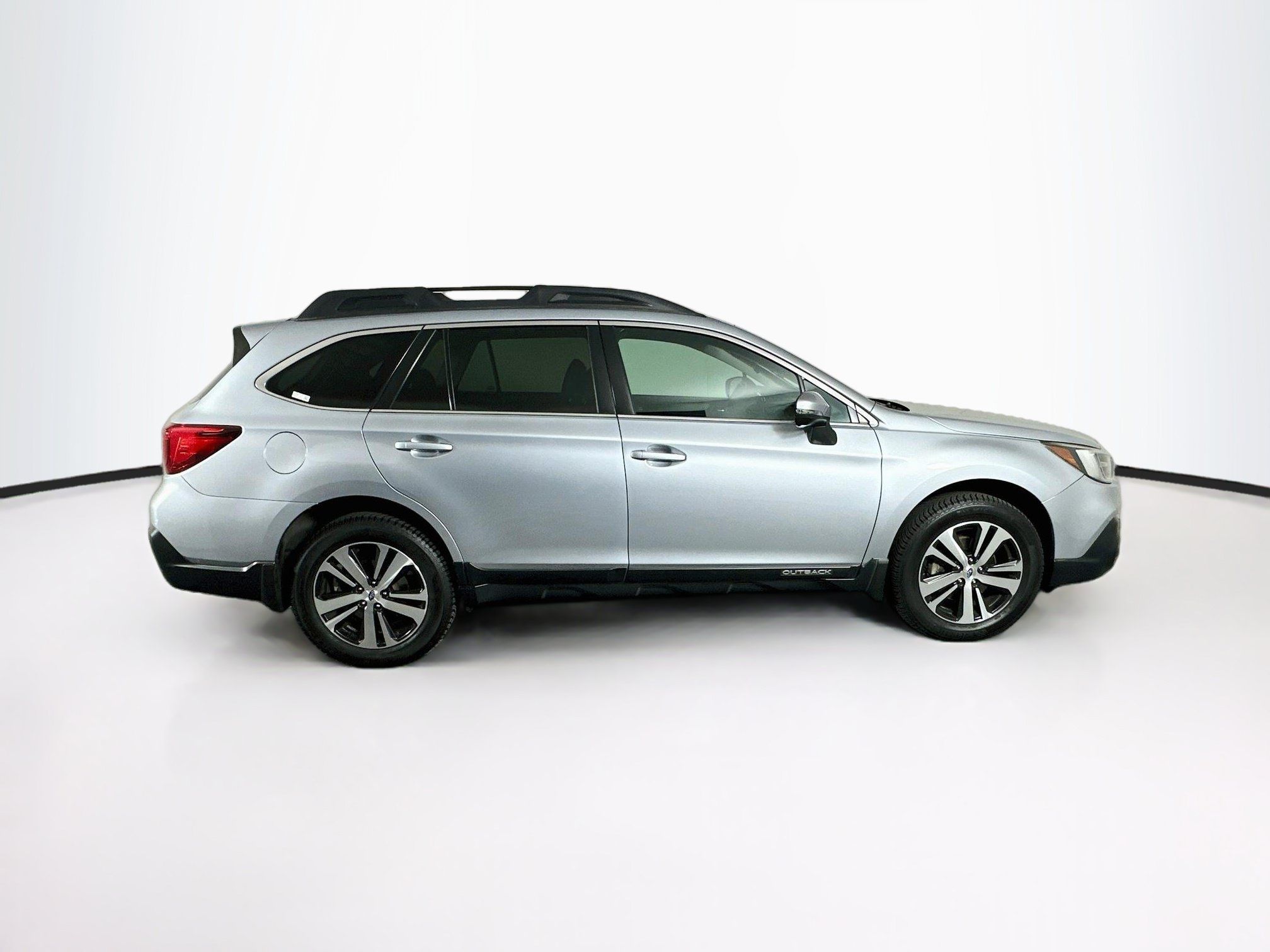 Used 2018 Subaru Outback 2.5i Limited AWD/4WD image 10