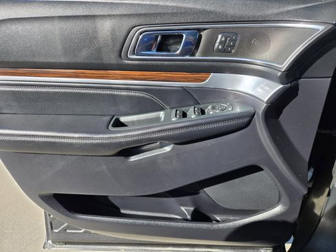 Used 2019 Ford Explorer Limited w/ Class III Trailer Tow Package image 21