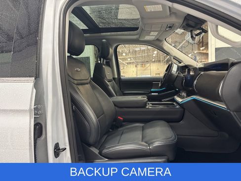 Used 2025 Ford Expedition Platinum AWD/4WD image 23