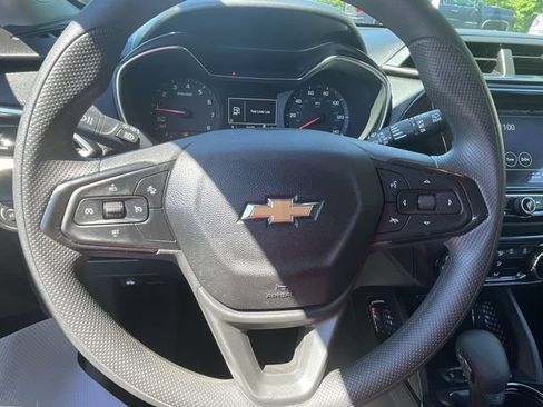 Certified 2023 Chevrolet TrailBlazer LT w/ Convenience Package FWD image 11