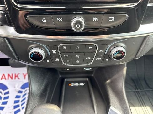 Used 2023 Chevrolet Traverse LT w/ Midnight/Sport Edition AWD/4WD image 23